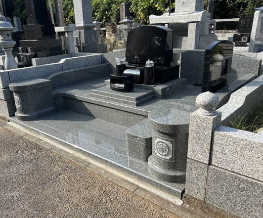 インド黒の洋型墓石